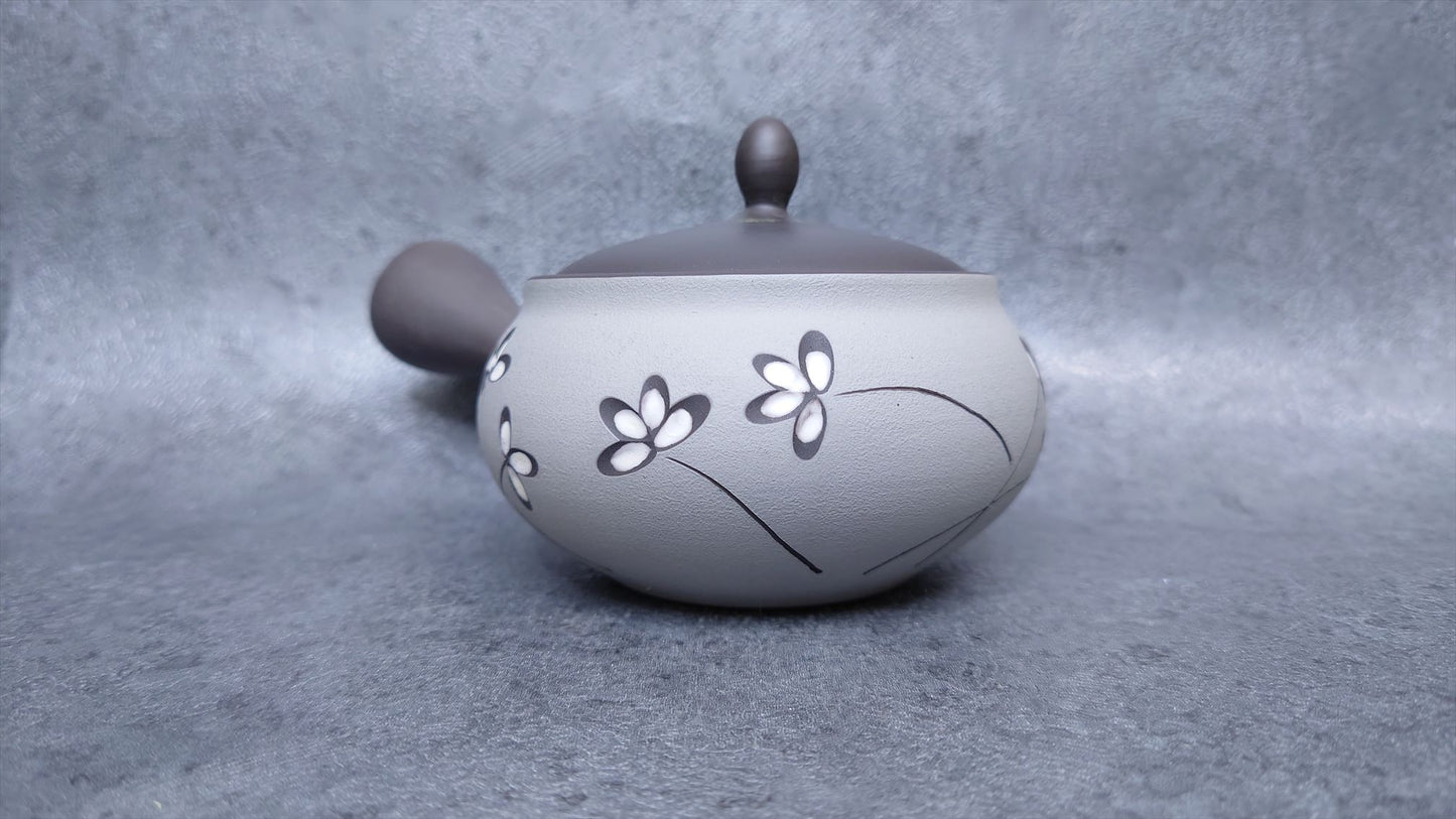 Teapot | Tokoname ware | Touyou-made | Black clay flat Maruno flower teapot 250cc