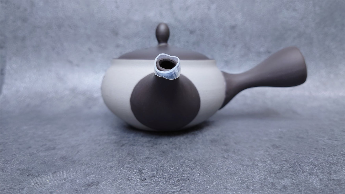 Teapot | Tokoname ware | Touyou-made | Black clay flat Maruno flower teapot 250cc