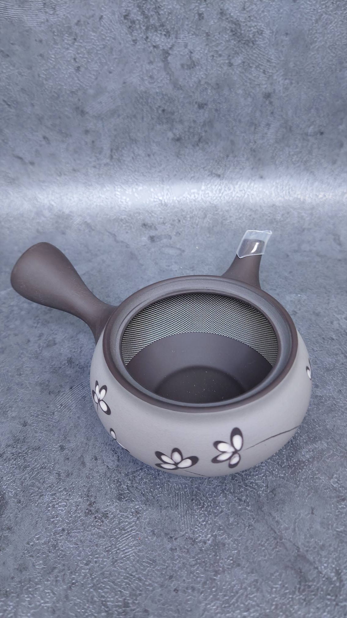 Teapot | Tokoname ware | Touyou-made | Black clay flat Maruno flower teapot 250cc