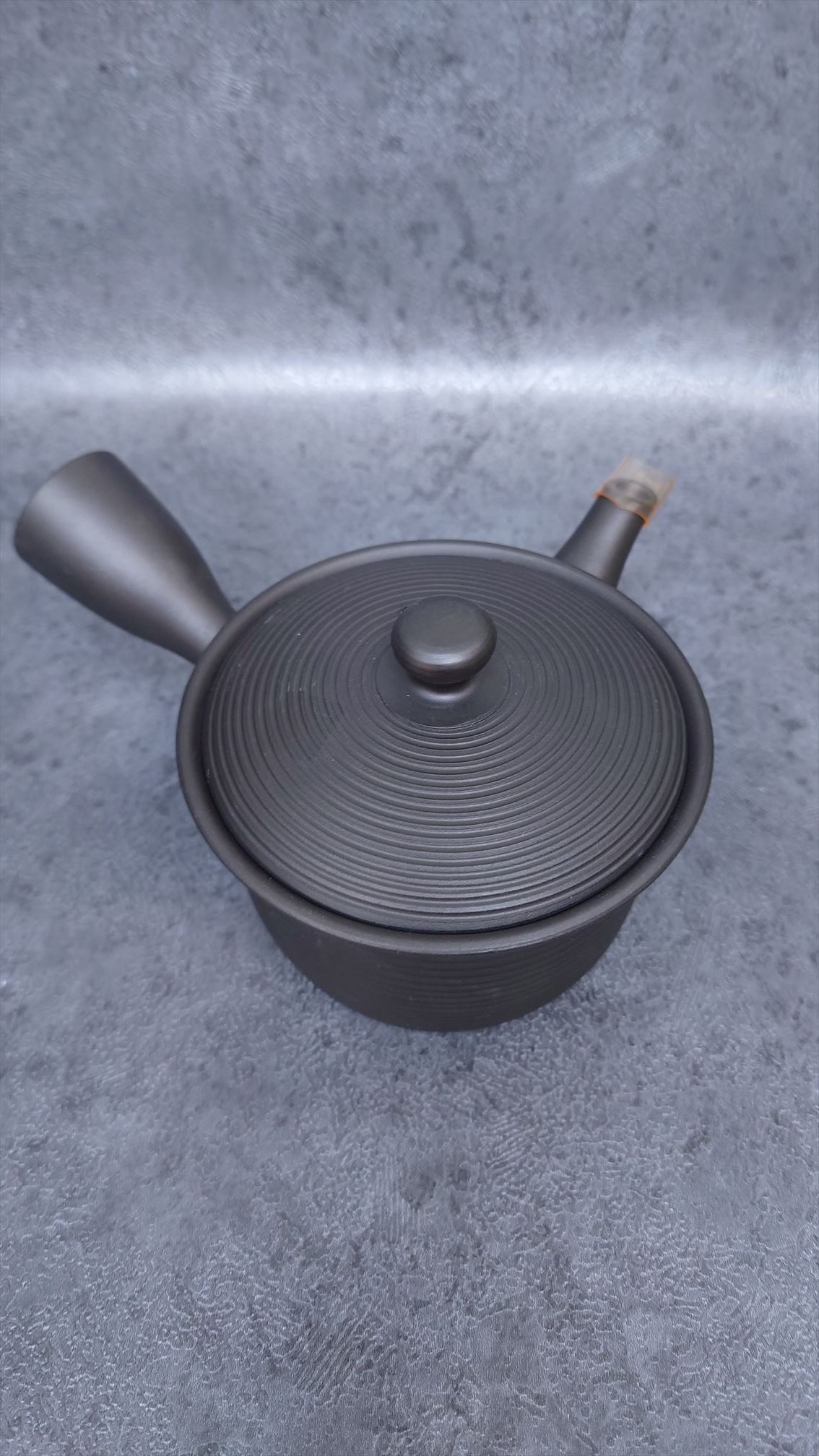 Teapot | Tokoname ware pottery | Black lily type tiered teapot | 330cc