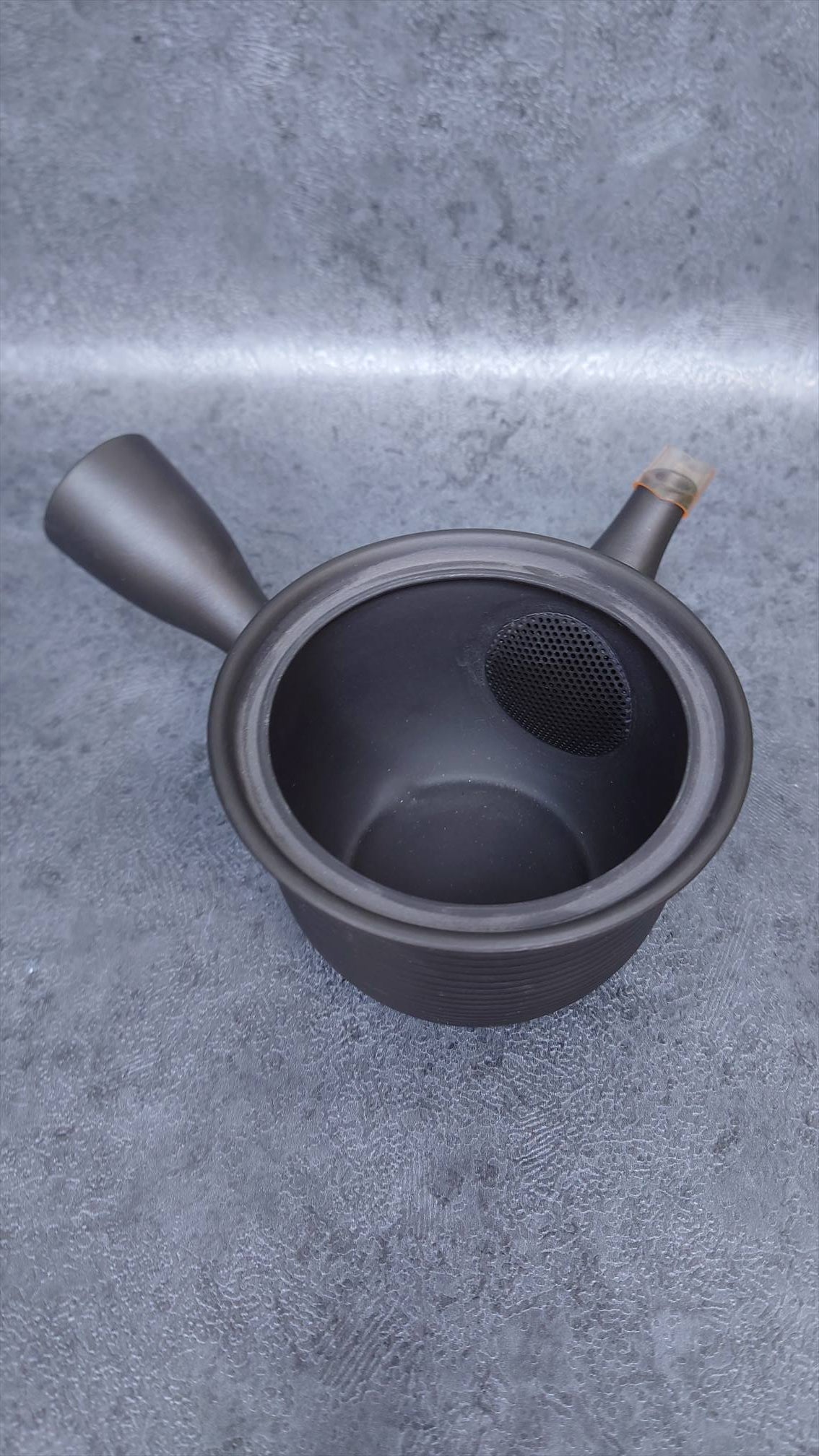 Teapot | Tokoname ware pottery | Black lily type tiered teapot | 330cc