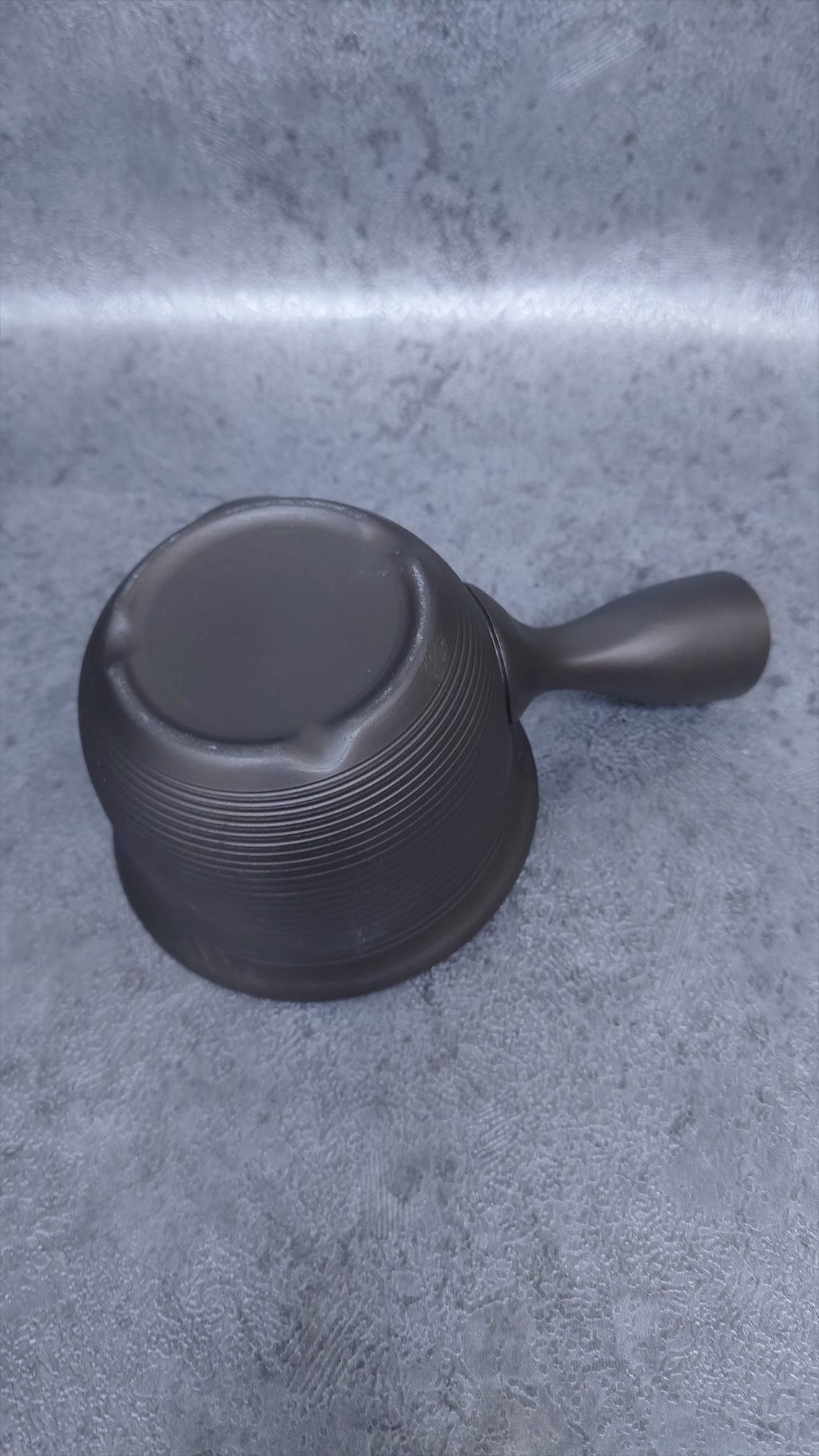 Teapot | Tokoname ware pottery | Black lily type tiered teapot | 330cc