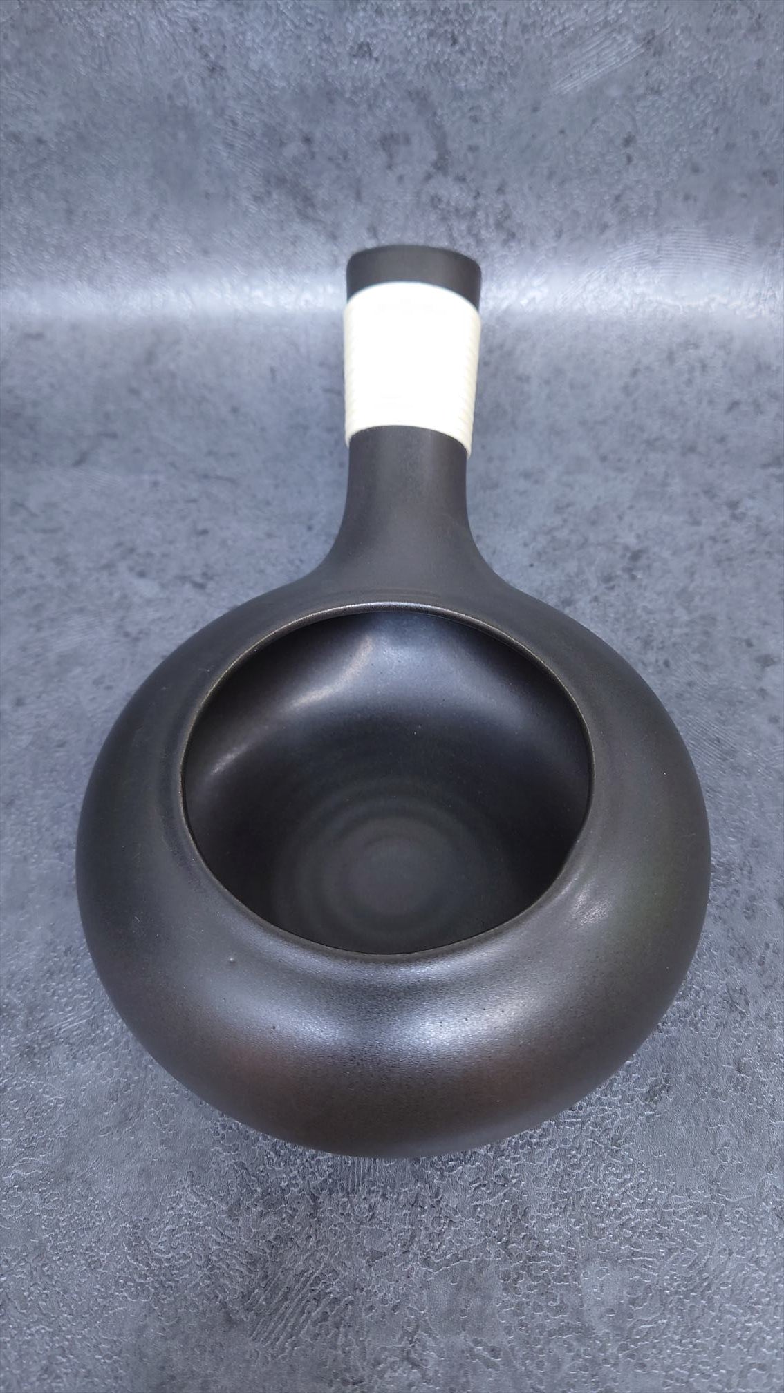 Teapot | Horaku Tokoname ware Pottery | Black roast | 24cm