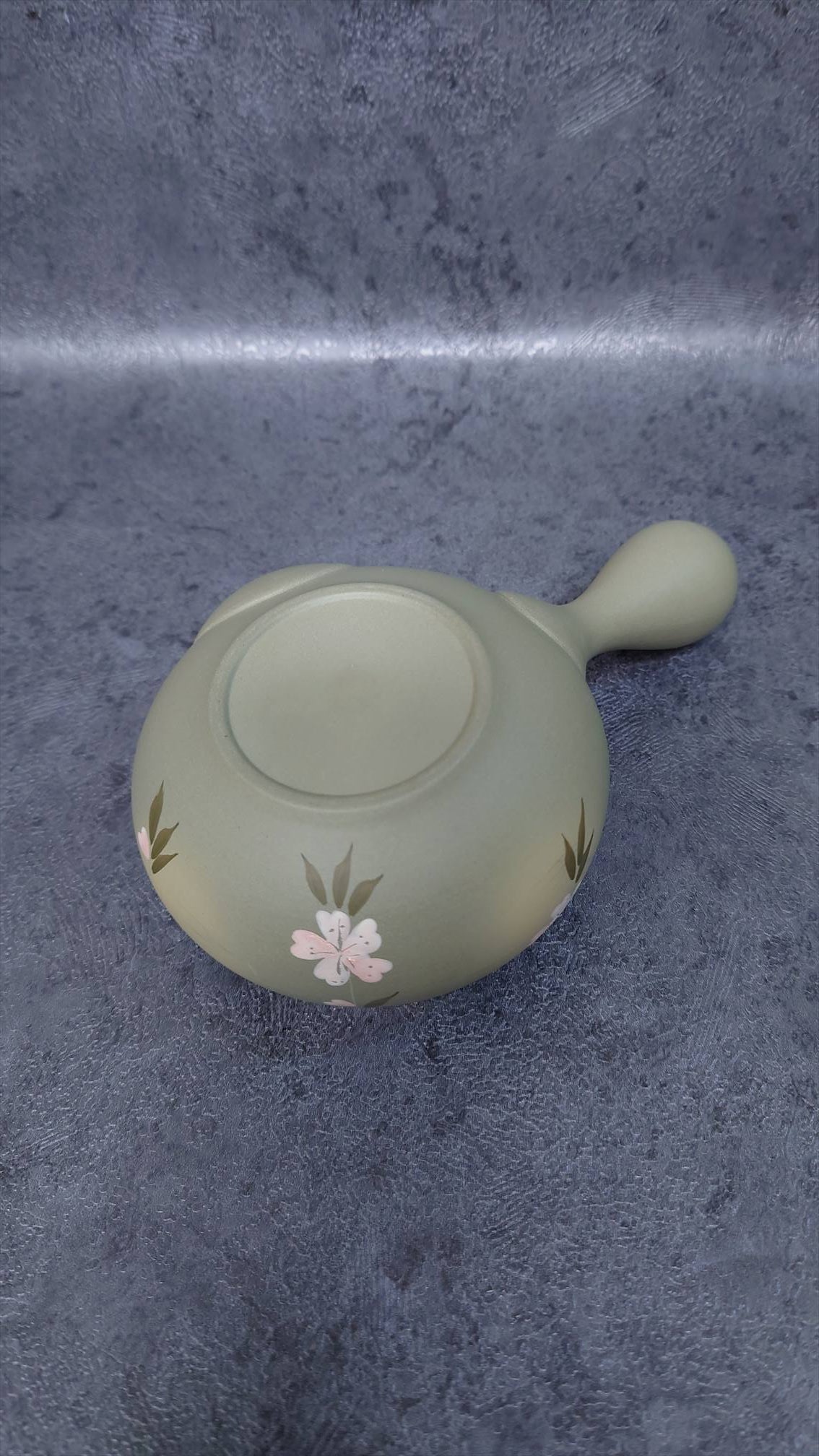 Teapot | Tokoname ware pottery | Mugwort mud weeping cherry blossom teapot 210cc