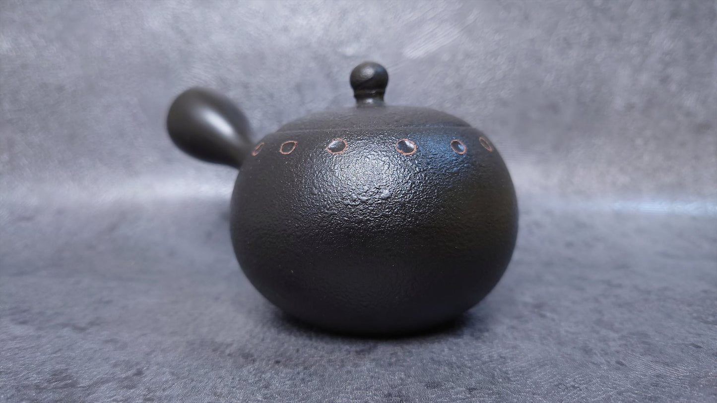 Teapot | Black mud small round black nota hammered vermillion teapot | Shunju | 6.08 oz (180cc)