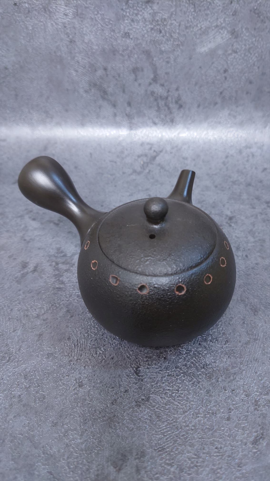Teapot | Black mud small round black nota hammered vermillion teapot | Shunju | 6.08 oz (180cc)